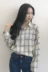 Áo sơ mi nữ Hàn Quốc phiên bản của Hồng Kông hương vị giản dị hoang dã lỏng mỏng dài tay áo ve áo đơn ngực kẻ sọc áo sơ mi sinh viên