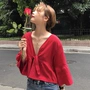 Mùa hè của phụ nữ sexy Hàn Quốc phiên bản của sâu V-Cổ dây đeo áo sơ mi loa bảy điểm tay áo đỏ xù ngắn búp bê áo sơ mi áo sơ mi cổ trụ nữ