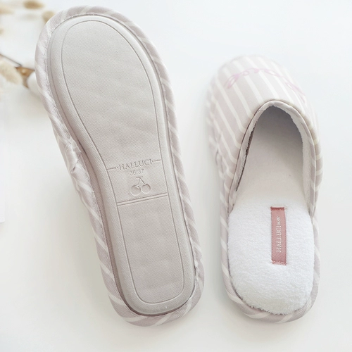 Halluci Spring и Summer Новые продукты Простые полосатые стекающие печатные тапочки.