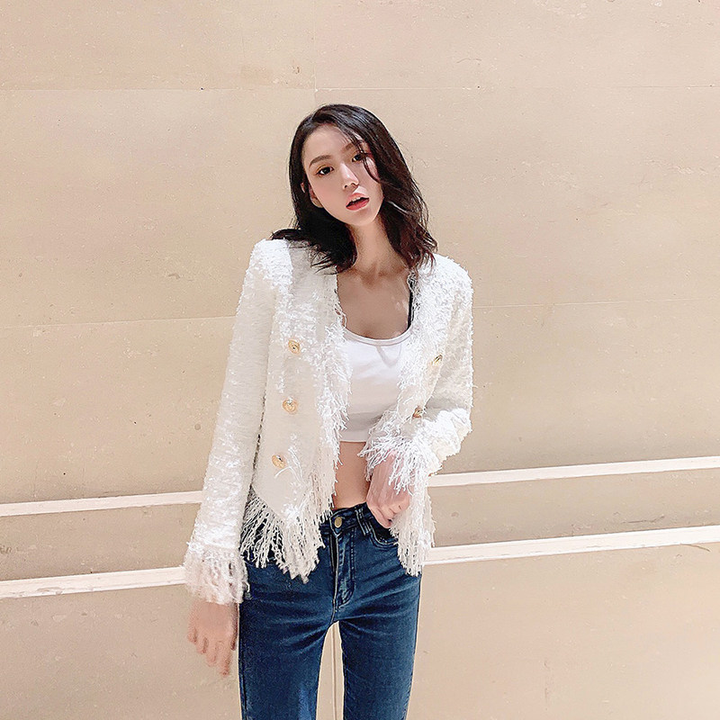 For autumn and winter, a stylish chanel-style short coat for women, a tweed tassel long-sleeved, slimming and form-fitting woolen small suit, a new Korean style details Picture