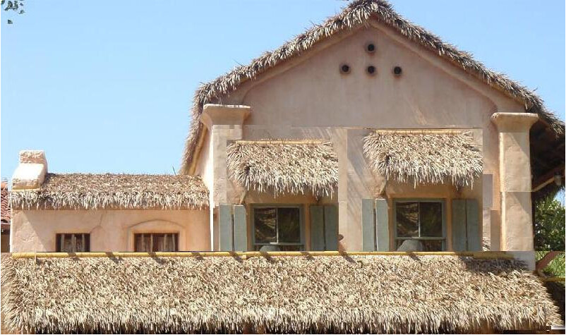  上一个 下一个> 举报     用25mm长钢排钉将塑料茅草从屋檐往屋渡舷