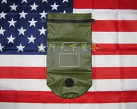 Mi Guo, родом из новой публичной версии USMC Ilbe Tactical рюкзак на открытом воздухе.