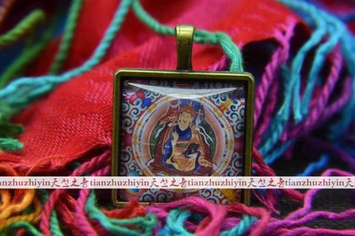 Тибет Непал Буддийский Микро -портал Тэнгка Этнический подвеска подвеска Лото