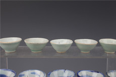 чашка 清中期青花灵芝纹豆青釉小酒杯 小茶碗 一口杯 清代老瓷器 特价