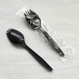 Одноразовая вилка Spoon Независимая упаковка черная вилка ложка все -в торт -пластиковой вилочной ложке вилки ложки для западной еды ложки рисовой ложки.