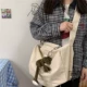 Белая большая лягушка брат