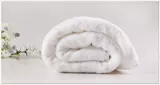 Белое банное полотенце