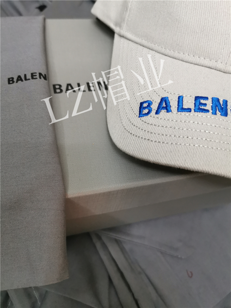 Light Grey2021 new pattern Europe Home B Hat New color Embroidery letter Versatile Baseball cap peaked cap Star men and women Same