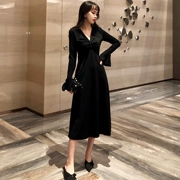 Thu đông 2019 mới size lớn dành cho nữ Hepburn Váy đen nhỏ Đầm đen cổ chữ V dáng dài midi đầm dài tay - Cộng với kích thước quần áo
