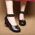 Mới phong cách dân tộc da giày của phụ nữ với đáy mềm thời trang thoải mái mẹ giày màu sắc phù hợp với nông miệng giày cao