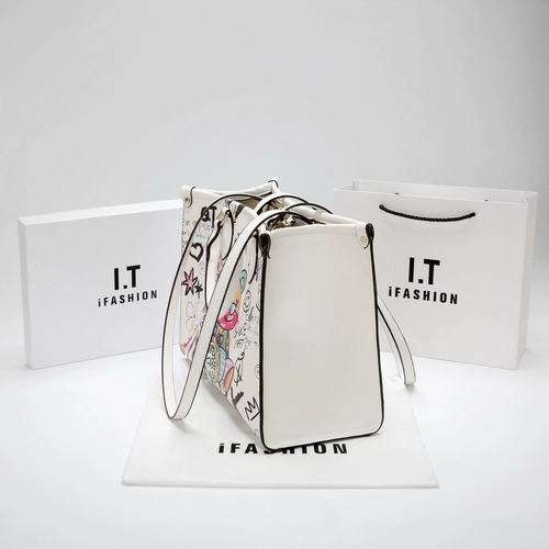 Вместительная и большая модная сумка через плечо, сумка на одно плечо, Гонконг, с медвежатами, коллекция 2023