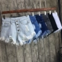 Cao eo khóa lỗ quần short denim nữ sinh viên cạnh thô 2018 mùa hè Hàn Quốc phiên bản là mỏng hoang dã một từ rộng chân quần nóng quần jean nữ