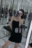 Сексуальное черное платье-комбинация, сексуальный топ с чашечками, по фигуре, с акцентом на бедрах