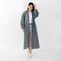 Серые манжеты с пальто