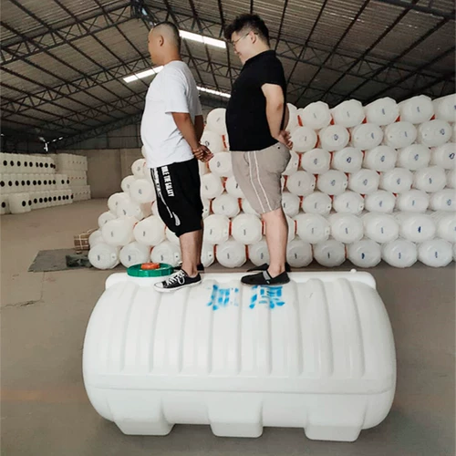 Домохозяйство Большое ведро пластиковая горизонтальная водонапорная башня 1 тонна 1 тонна 2, 3, 4t автомобильный резервуар для воды резервуар для хранения резервуара для хранения резервуара для хранения резервуара для хранения резервуара