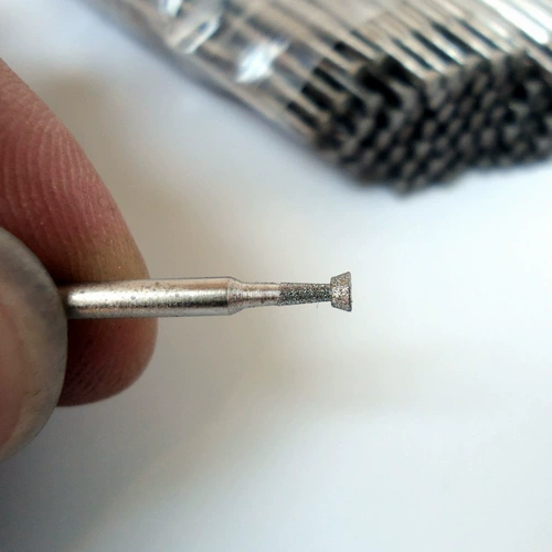 Вся пачка песчаного колеса E -needle очищается и открывает окно для нефритовой резьбовой резьбы инструментов для резьбы Vajrayana Jade Scleading Screending Tool
