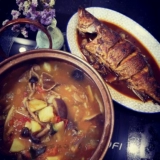 Lijiang Copper Everbone Mopper Soup Pot с кастрюлем и полным рисом.