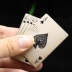 Chữ cá tính sáng tạo chống gió với poker nhẹ giả Một thẻ nhẹ kim loại siêu mỏng quà tặng nam bật lửa điện plasma Bật lửa