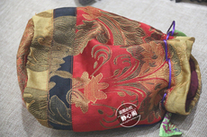 Китайский защитный мешочек от несчастий 藏式收纳袋藏式饰法器袋布袋福袋圆筒抽袋