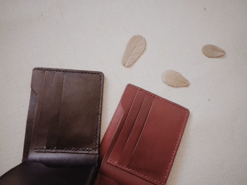 Кожаный короткий бумажник, кошелек подходит для мужчин и женщин, сумка, из натуральной кожи, делается под заказ