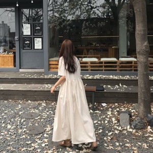 Hara Kumiko Nghệ thuật Nhật Bản tối giản Cô gái Chiên gà Cái nhìn tốt bụng Kem xếp li chân váy ngắn