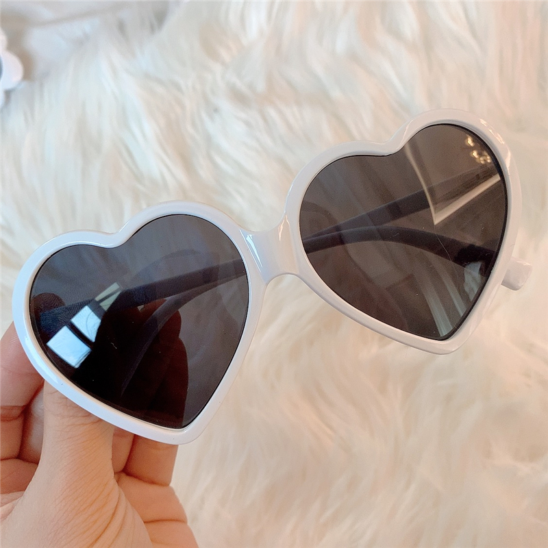 Big Love & White Frame Black Filmvintage Sunglasses Port style Europe and America Retro photograph cat eye Sunglasses Purple series lovers pose female collocation