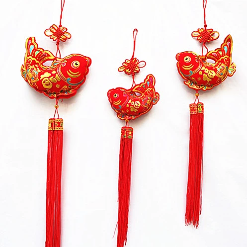 В торговом центре «Весенний фестиваль» каждый год более чем достаточно, подарочные подвески «счастливая рыба» в китайском узле, акция на праздничные украшения для нового дома.