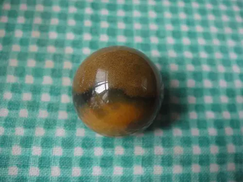 Антикварные монеты из воскового агата, марки из розового дерева из нефрита