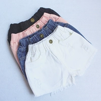 Quần áo trẻ em mùa hè cô gái denim trắng quần short size trẻ em cotton hoang dã đen mỏng bé quần nóng - Quần jean thoi trang tre em