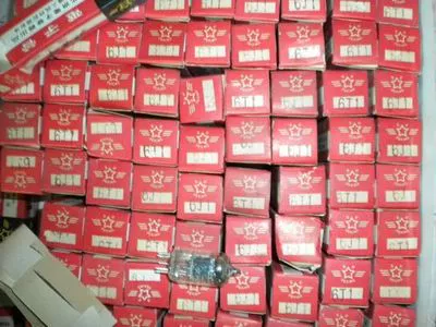 Новая оригинальная коробка в Пекине 6J1 Электронная трубка j -класс 5654 6AK5 EF95