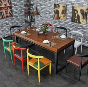 Nhà gỗ Bắc Âu kết hợp bàn ăn gỗ và ghế kết hợp thức ăn nhanh cafe quán trà bàn nhà hàng phương Tây bàn vuông tùy chỉnh đồ nội thất - Bộ đồ nội thất
