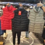 Li Ning down vest 2018 mùa đông nam bóng rổ đứng ấm cổ áo giản dị 90% xuống quần áo thể thao AMRN033 - Áo thể thao áo khoác lining nữ
