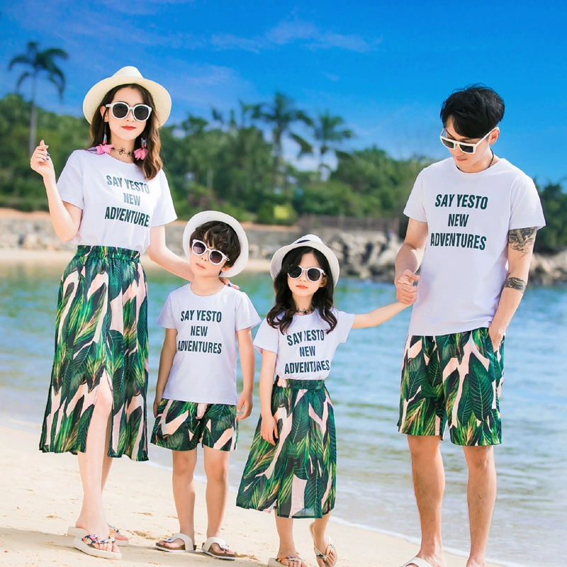 Mùa hè trang phục gia đình cha mẹ và con của ba bà mẹ và con gái ở Tam Á, Thái Lan kỳ nghỉ du lịch ảnh quần áo phù hợp với bãi biển - Trang phục dành cho cha mẹ và con