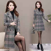 Áo khoác len nữ nữ dài phần mỏng cửa hàng dày phiên bản Hàn Quốc 2018 mùa thu đông mới áo len kẻ sọc mới - Áo Hàn Quốc