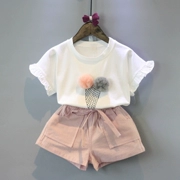 Bộ đồ trẻ em mùa hè mới cho bé gái Hàn Quốc thời trang giản dị áo thun kem tay ngắn + quần short hai dây phù hợp với 3067