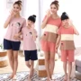 Mẹ và con gái đồ ngủ mùa hè mỏng ngắn tay bông cô gái nhỏ dịch vụ nhà Hàn Quốc nữ bé cậu bé lớn cha mẹ và con phù hợp với bộ jumpsuit hoạt hình cho bé và mẹ