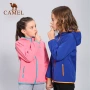 Mùa xuân và mùa thu cô gái mặc quần áo mới của Hàn Quốc quần áo trẻ em vỏ ngoài trời mềm mại áo thun reebok