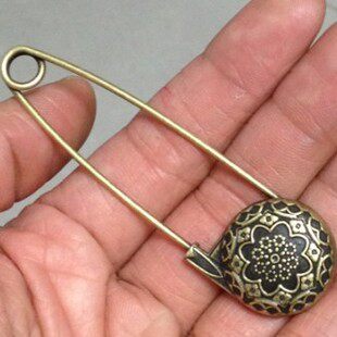 European single retro bronze palace carved by old sweater shawl shawl, unnecessary acupuncture, chest flower buckle, chest label badge*