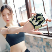 CCS của phụ nữ không trượt bốn ngón tay găng tay thể dục trên không găng tay yoga bảo vệ nửa ngón tay nửa palm găng tay thể thao mặc