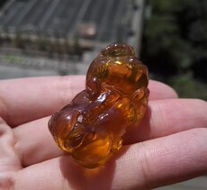 Украшения на шею 传统手工艺*纯天然琥珀大貔貅 正宗的红茶珀 精工设计款