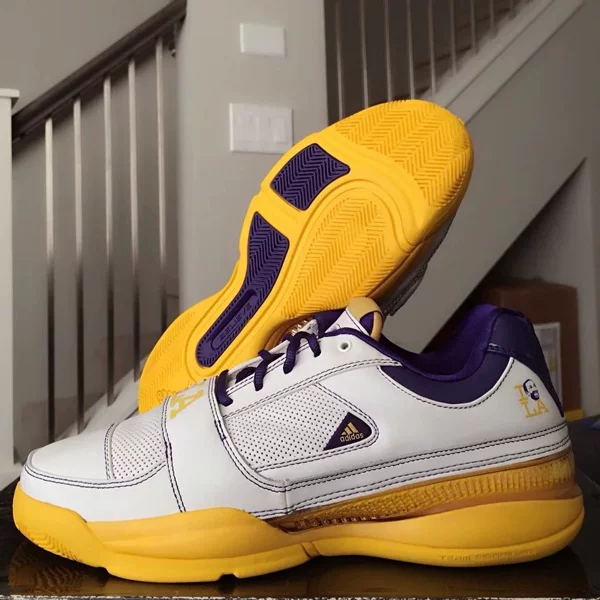 [ADIDAS TS LIGHTSWITCH LOW GIL ZERO Литтл Лайна Индас/Арена Голливуд LA]