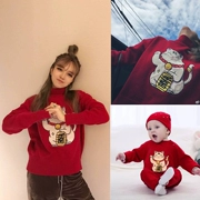Quần áo mùa đông cho cha mẹ và con 2018 hai mẹ con tải một gia đình ba chiếc áo len cổ cao cho bé romper gia đình quần áo màu đỏ năm mới