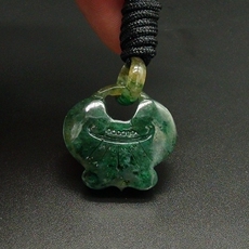 Украшения на шею 河南南阳独山玉独玉透水天蓝料幸福如意锁挂坠