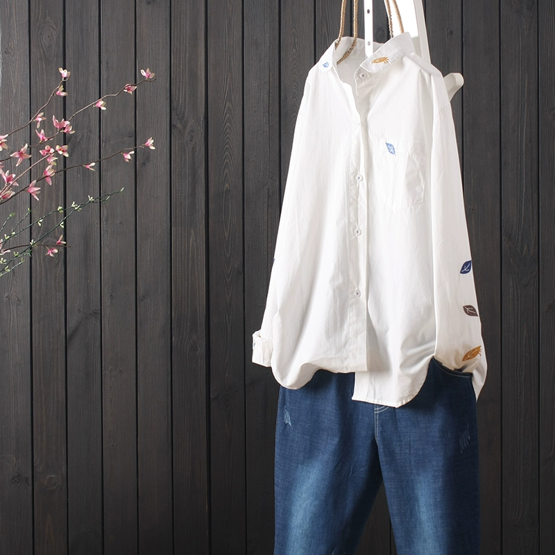 Tìm kiếm cho mùa xuân và mùa thu tất cả các phù hợp với màu sắc đồng bộ ve áo thêu dài tay áo có cúc áo sơ mi cotton thẳng văn học của phụ nữ - Áo sơ mi