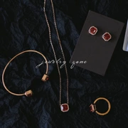 Bộ siêu đẹp! Red lựu zircon Mặt dây chuyền xương đòn Bông tai Vòng đeo tay Nhẫn nữ Trang sức Quà tặng - Vòng đeo tay Cuff