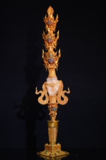 Винтажные предметы обихода из золота 天然水晶纯手工錾刻重工镶嵌宝石法器金刚杵礼器摆件