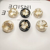 Три -лифу трава смешанный цвет [случайный цвет]