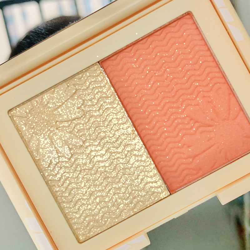 Golden Diamond Flash + Cream Apricot Fine Flash 01#Internet celebrity Hot money Blush Highlights modify one's face through surgery shadow Three in one body disc sun-cured female Rouge student At Par Minority brand