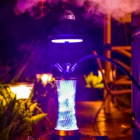 Два -тубки с 7 -корлорными лампами отправляются на расходные материалы для отправки роскоши бара плюс измерительный костюм