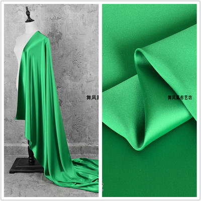 taobao agent Grass green imported glossy sitrium satin fabric silk smooth dressee dress dress suspender skirt fabric